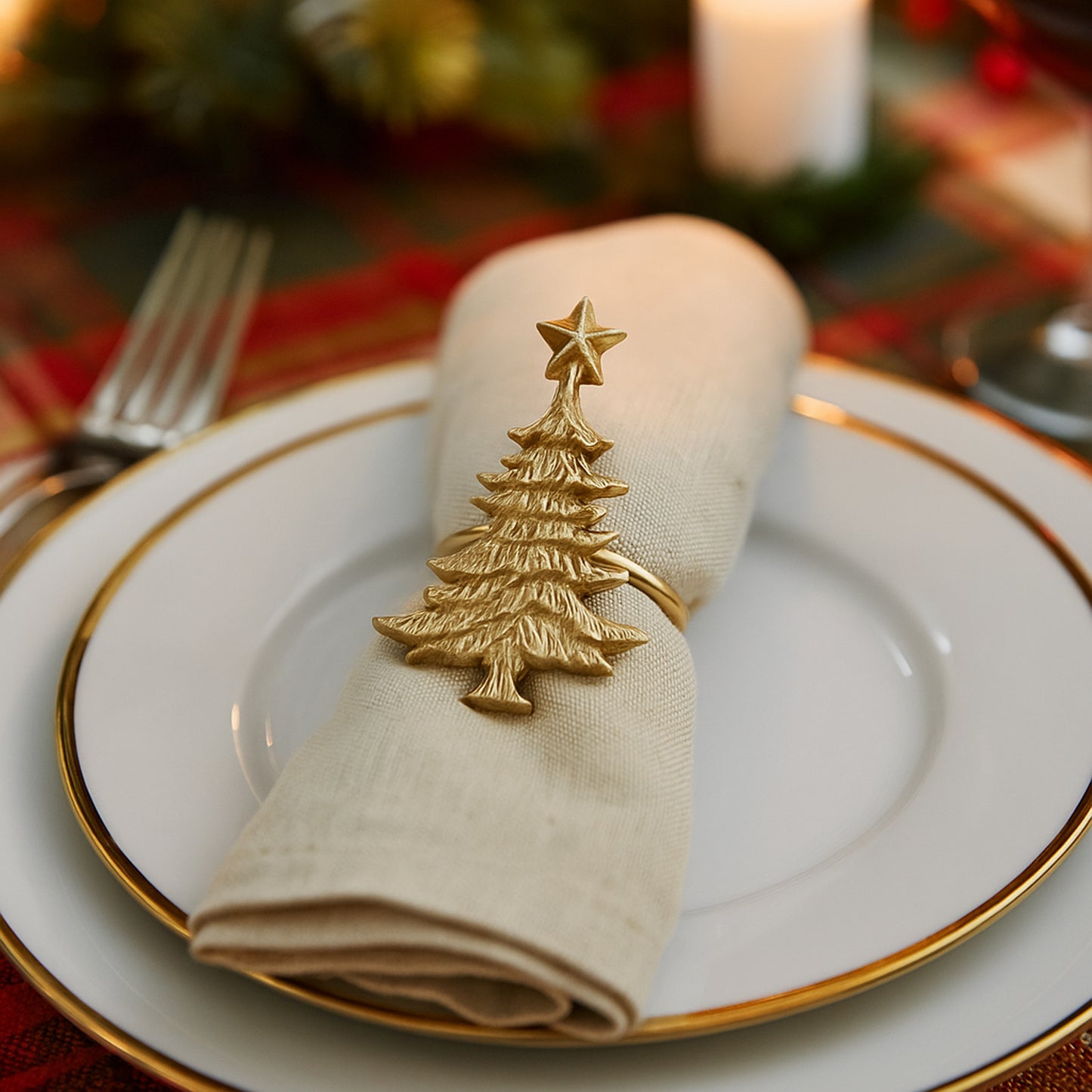 Napkin with a gold Christmas tree design